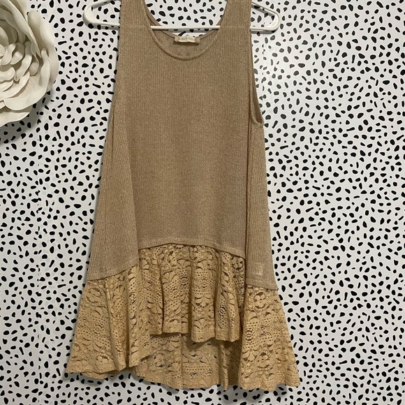 Tan top - Picture 1 of 2